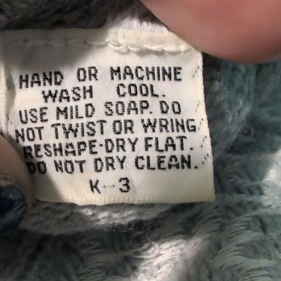 Vintage Women's Light Gray Embroidered Floral Knit Sweater‎ - Picture 7 of 10